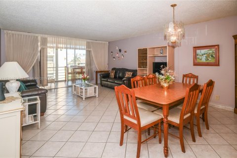 Condominio en venta en Dania Beach, Florida, 2 dormitorios, 106.28 m2 № 1035227 - foto 9