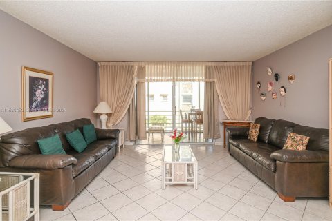Copropriété à vendre à Dania Beach, Floride: 2 chambres, 106.28 m2 № 1035227 - photo 10