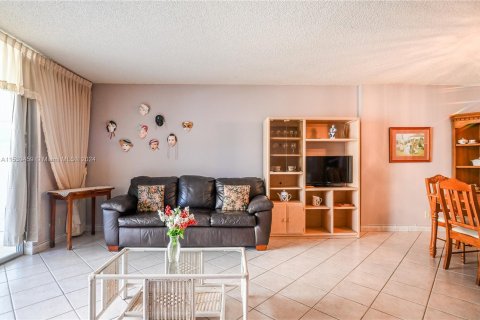 Condominio en venta en Dania Beach, Florida, 2 dormitorios, 106.28 m2 № 1035227 - foto 11
