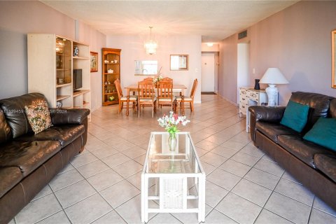 Condominio en venta en Dania Beach, Florida, 2 dormitorios, 106.28 m2 № 1035227 - foto 14