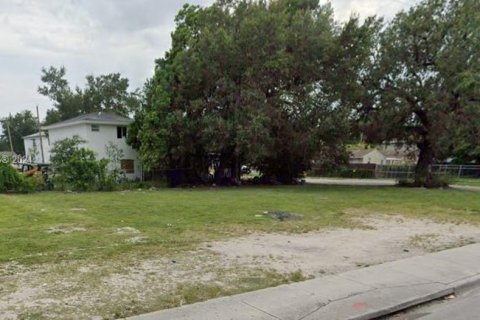 Commercial property in Miami, Florida № 1399924 - photo 1