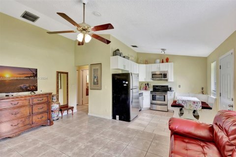 Condo in North Palm Beach, Florida, 1 bedroom  № 1399925 - photo 2