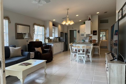 Villa ou maison à vendre à Hobe Sound, Floride: 2 chambres, 141.77 m2 № 1029469 - photo 18
