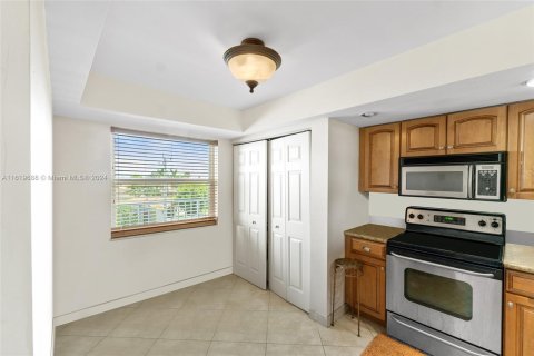 Condo in Margate, Florida, 2 bedrooms  № 1240770 - photo 7