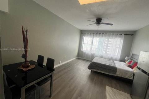 Condominio en venta en Miami Beach, Florida, 32.52 m2 № 1390059 - foto 8