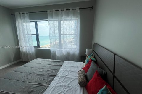 Condominio en venta en Miami Beach, Florida, 32.52 m2 № 1390059 - foto 2