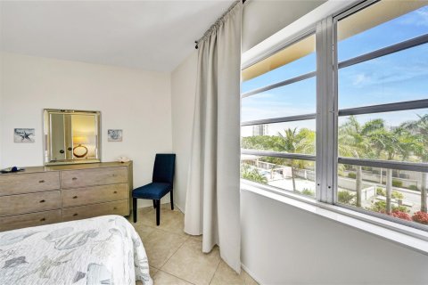 Condominio en venta en Lauderdale-by-the-Sea, Florida, 1 dormitorio, 56.67 m2 № 1073865 - foto 6