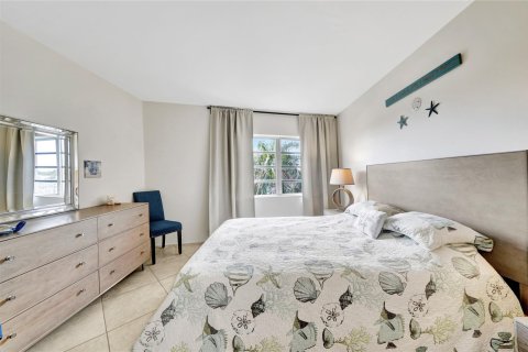 Condominio en venta en Lauderdale-by-the-Sea, Florida, 1 dormitorio, 56.67 m2 № 1073865 - foto 8