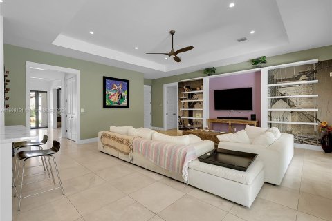 Casa en venta en South Miami, Florida, 4 dormitorios, 301.75 m2 № 1220535 - foto 14