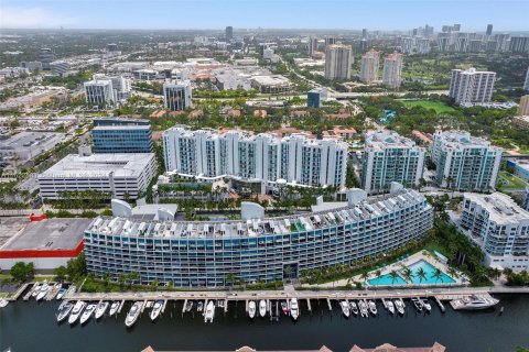 Condominio en venta en Aventura, Florida, 2 dormitorios, 145.67 m2 № 1269438 - foto 3