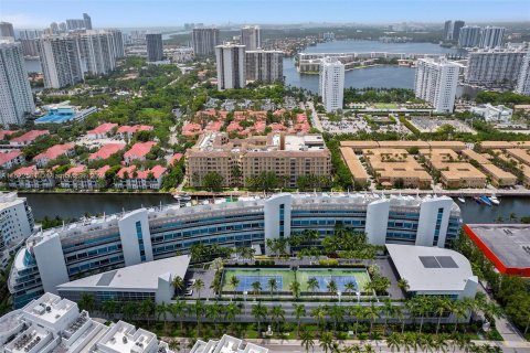 Condominio en venta en Aventura, Florida, 2 dormitorios, 145.67 m2 № 1269438 - foto 7