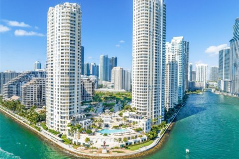 Copropriété à vendre à Miami, Floride: 2 chambres, 143.07 m2 № 1348664 - photo 2