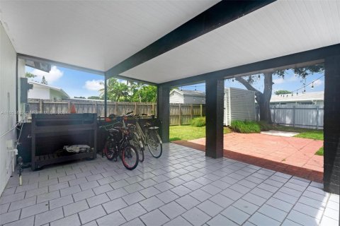 Casa en venta en Cutler Bay, Florida, 4 dormitorios, 150.5 m2 № 1348666 - foto 14