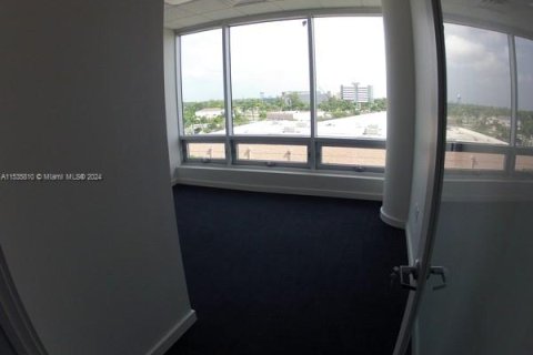 Commercial property in Aventura, Florida № 1017718 - photo 28