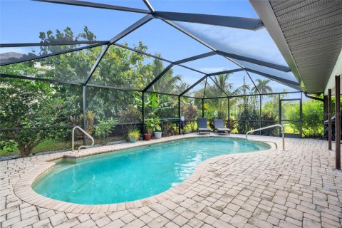 Villa ou maison à vendre à Cape Coral, Floride: 3 chambres, 181.44 m2 № 1322234 - photo 4