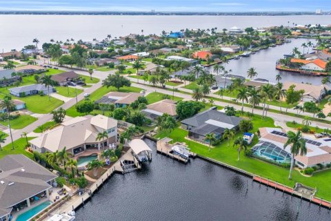 Villa ou maison à vendre à Cape Coral, Floride: 3 chambres, 181.44 m2 № 1322234 - photo 30