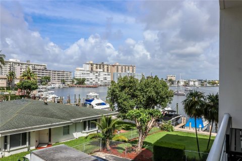 Copropriété à vendre à Hallandale Beach, Floride: 2 chambres, 100.33 m2 № 1233841 - photo 27