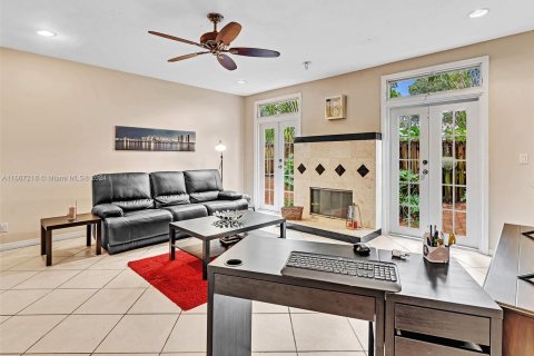 Adosado en alquiler en Fort Lauderdale, Florida, 2 dormitorios, 135.45 m2 № 1397515 - foto 24