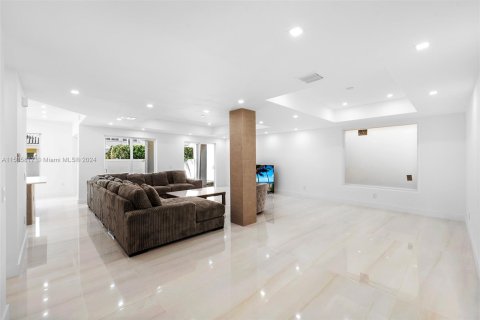 Casa en venta en Aventura, Florida, 5 dormitorios, 273.97 m2 № 1035332 - foto 8
