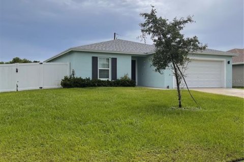 House in Port St. Lucie, Florida 4 bedrooms, 169.18 sq.m. № 1344521 - photo 2