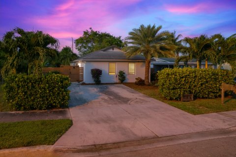 Villa ou maison à vendre à West Palm Beach, Floride: 3 chambres, 123.1 m2 № 1061069 - photo 4