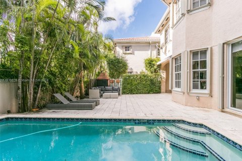 Villa ou maison à vendre à Sunny Isles Beach, Floride: 5 chambres, 260.5 m2 № 1017611 - photo 2
