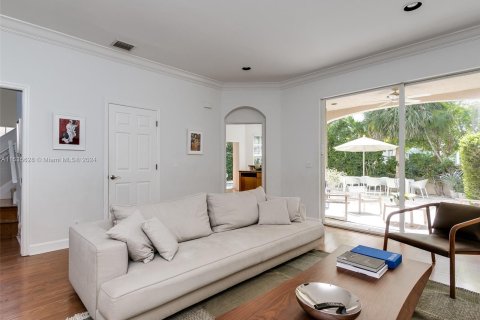 Casa en venta en Sunny Isles Beach, Florida, 5 dormitorios, 260.5 m2 № 1017611 - foto 18