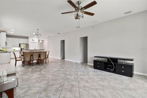 Casa en alquiler en Orlando, Florida, 3 dormitorios, 170.85 m2 № 1359911 - foto 10