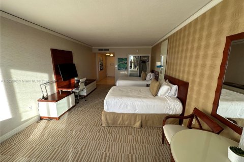 Hôtel, hôtellerie à vendre à Sunny Isles Beach, Floride: 51.19 m2 № 1071778 - photo 4