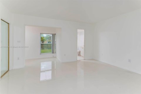 Copropriété à vendre à Miami Gardens, Floride: 1 chambre, 72 m2 № 1043995 - photo 16