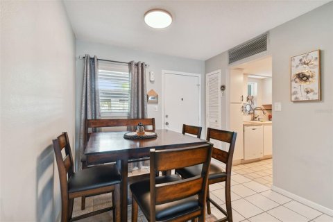 Condominio en venta en New Port Richey, Florida, 1 dormitorio, 75.81 m2 № 1064679 - foto 7