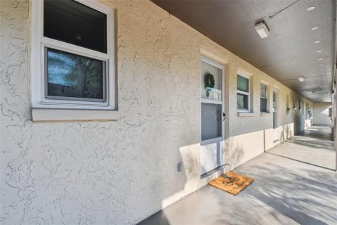 Condominio en venta en New Port Richey, Florida, 1 dormitorio, 75.81 m2 № 1064679 - foto 3