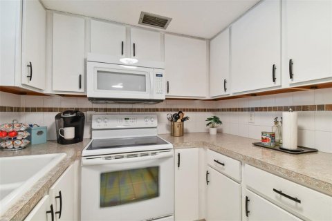 Condominio en venta en New Port Richey, Florida, 1 dormitorio, 75.81 m2 № 1064679 - foto 10