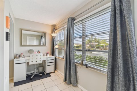 Condominio en venta en New Port Richey, Florida, 1 dormitorio, 75.81 m2 № 1064679 - foto 14