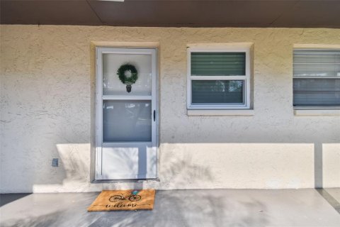 Condominio en venta en New Port Richey, Florida, 1 dormitorio, 75.81 m2 № 1064679 - foto 4