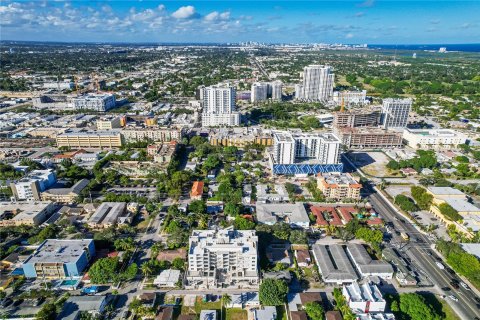 Condo in Hollywood, Florida, 1 bedroom  № 1057753 - photo 8