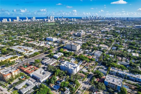 Condo in Hollywood, Florida, 1 bedroom  № 1057753 - photo 10