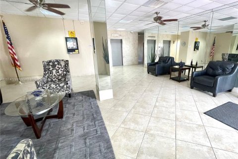 Condo in Fort Lauderdale, Florida, 1 bedroom  № 1398179 - photo 13