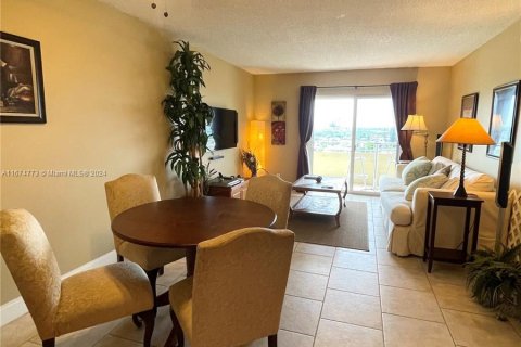 Condo in Fort Lauderdale, Florida, 1 bedroom  № 1398179 - photo 5