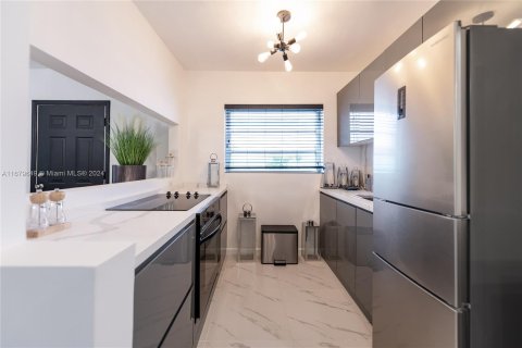 Condominio en venta en Miami Beach, Florida, 1 dormitorio, 68.47 m2 № 1409009 - foto 9