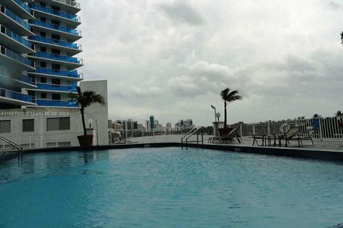 Condo in Miami Beach, Florida, 1 bedroom  № 1095059 - photo 16