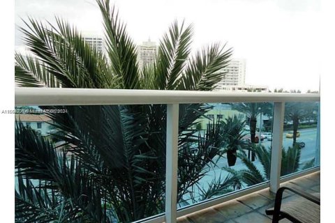 Condo in Miami Beach, Florida, 1 bedroom  № 1095059 - photo 13