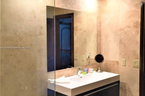 Condo in Sunny Isles Beach, Florida, 3 bedrooms  № 1400050 - photo 12