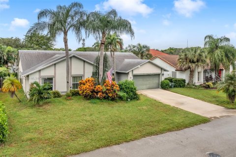 Villa ou maison à vendre à Coconut Creek, Floride: 4 chambres, 213.12 m2 № 1400049 - photo 4