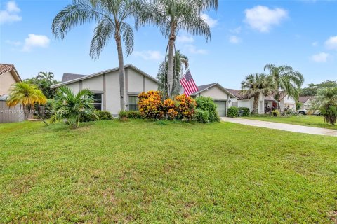 Villa ou maison à vendre à Coconut Creek, Floride: 4 chambres, 213.12 m2 № 1400049 - photo 9