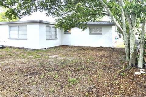 House in Port Richey, Florida 3 bedrooms, 104.79 sq.m. № 1337868 - photo 22