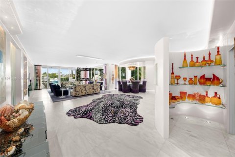 Touwnhouse à vendre à Miami Beach, Floride: 4 chambres, 562.15 m2 № 1044990 - photo 1