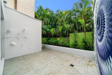 Adosado en venta en Miami Beach, Florida, 4 dormitorios, 562.15 m2 № 1044990 - foto 12