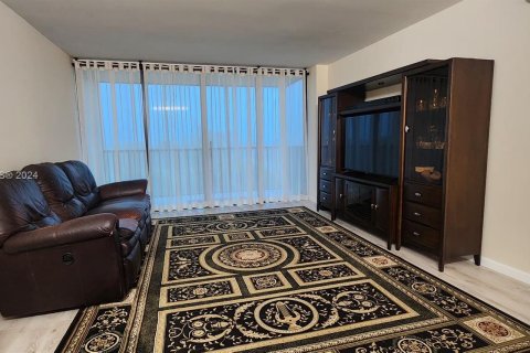 Condo in Aventura, Florida, 1 bedroom  № 1225393 - photo 9