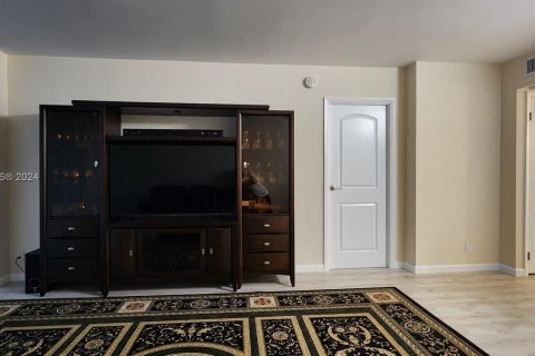 Condo in Aventura, Florida, 1 bedroom  № 1225393 - photo 10